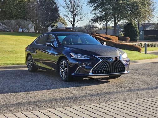 2025 Lexus ES 350 Base