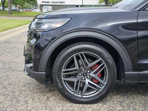 Agate Black Metallic 2025 Ford Explorer ST