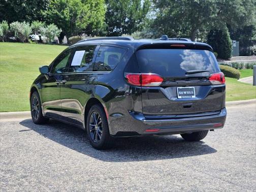 2020 Chrysler Pacifica L