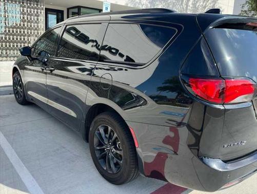2020 Chrysler Pacifica L