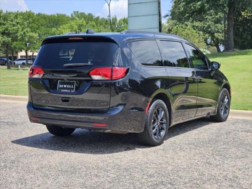 2020 Chrysler Pacifica L