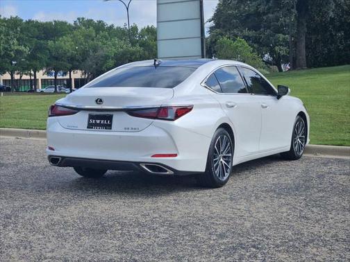 2023 Lexus ES 350 Base