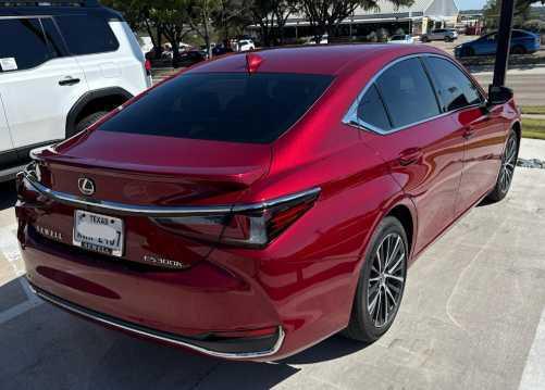 2025 Lexus ES 300h Base