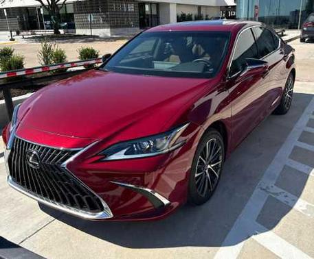 2025 Lexus ES 300h Base