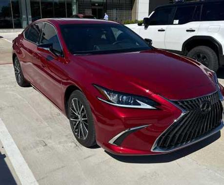2025 Lexus ES 300h Base