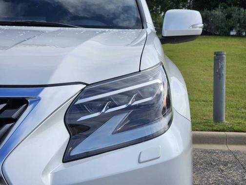 Eminent White Pearl 2023 Lexus GX 460 Premium
