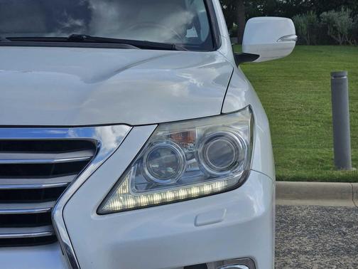 2014 Lexus LX 570 Base