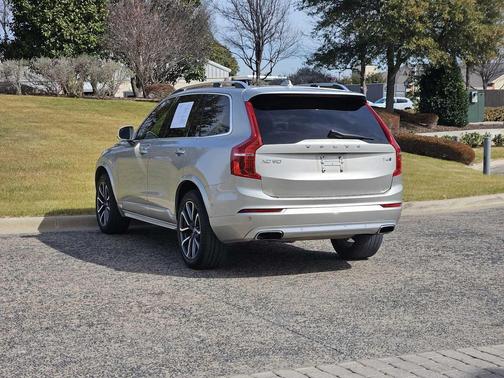 2018 Volvo XC90 T6 Momentum