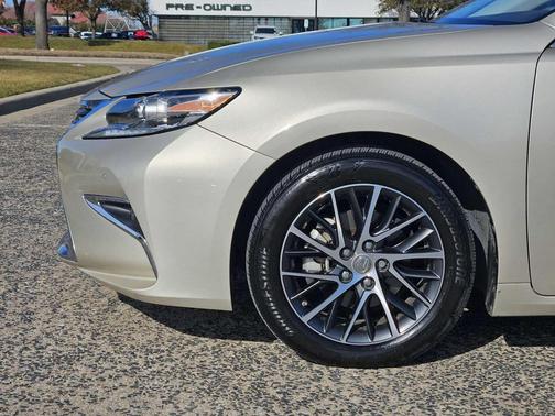 2017 Lexus ES 350 Base