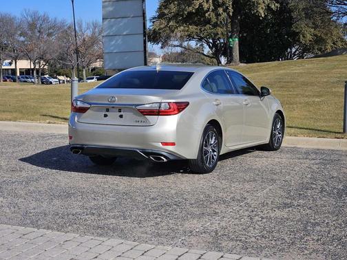 2017 Lexus ES 350 Base