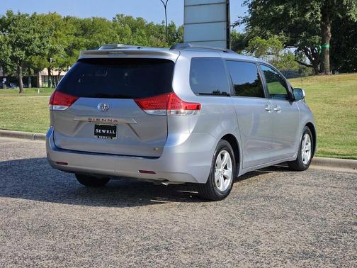2013 Toyota Sienna LE