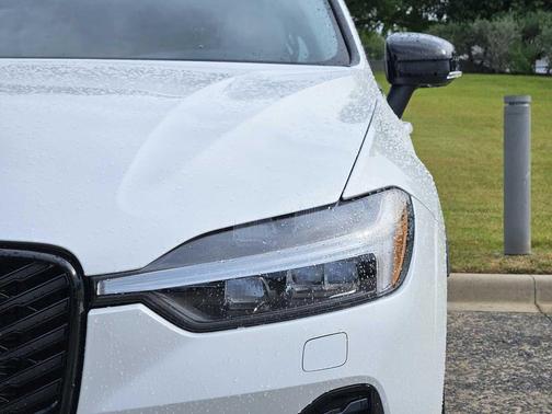 WHITE 2026 Volvo XC60 B5 Ultra