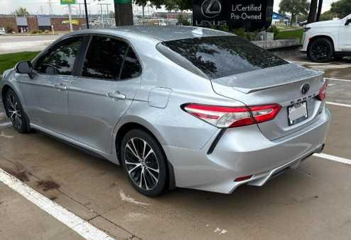 2020 Toyota Camry SE