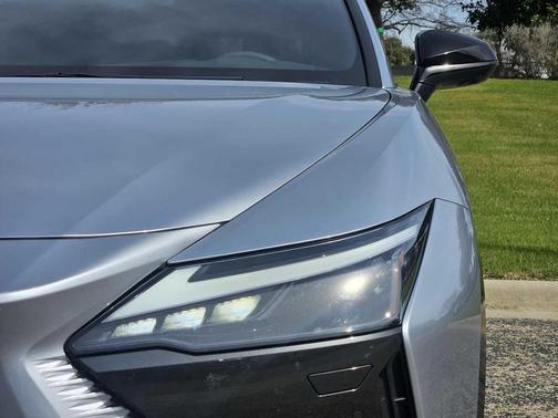 2024 Lexus RZ 300e Premium