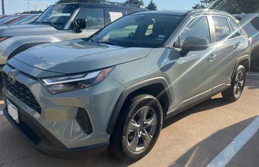 2022 Toyota RAV4 XLE