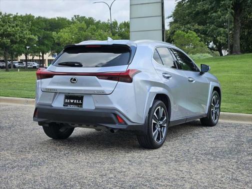 2025 Lexus UX 300h Premium