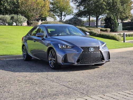 2018 Lexus IS 300 Base