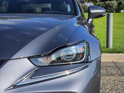 2018 Lexus IS 300 Base