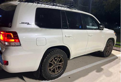 2021 Toyota Land Cruiser Base