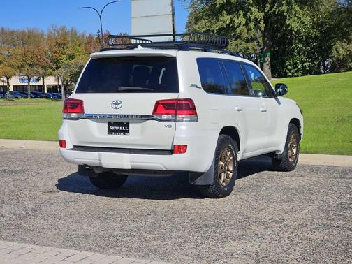 2021 Toyota Land Cruiser Base