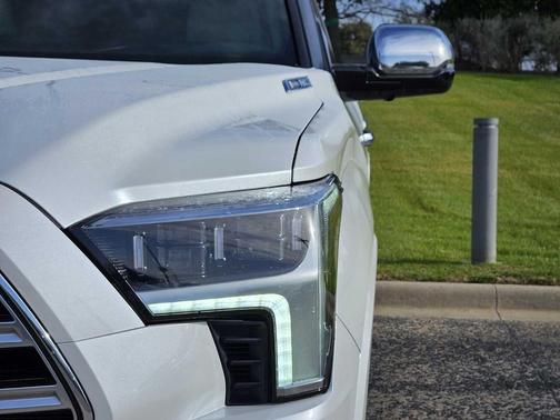 2024 Toyota Sequoia Capstone