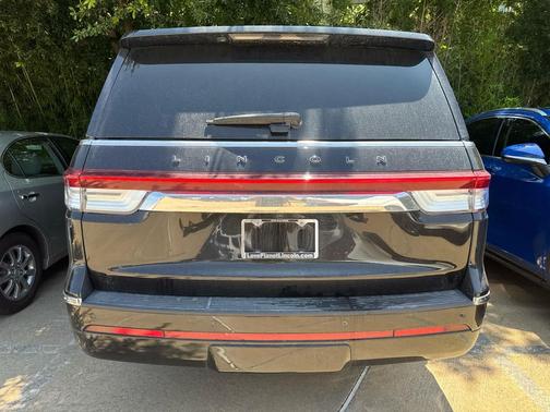 Infinite Black Metallic Clearcoat 2023 Lincoln Navigator Black Label