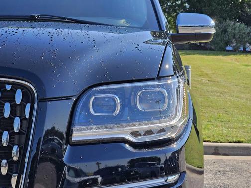 Infinite Black Metallic Clearcoat 2023 Lincoln Navigator Black Label