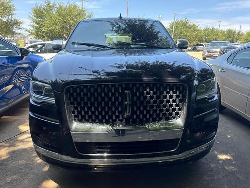 Infinite Black Metallic Clearcoat 2023 Lincoln Navigator Black Label