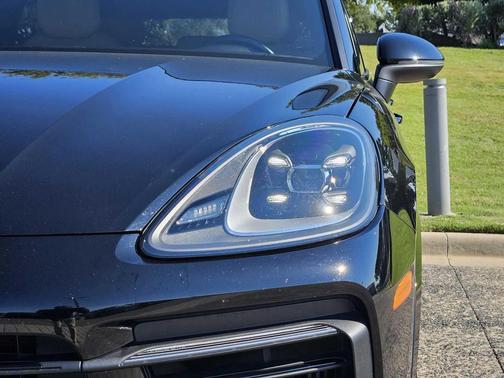 2022 Porsche Cayenne AWD
