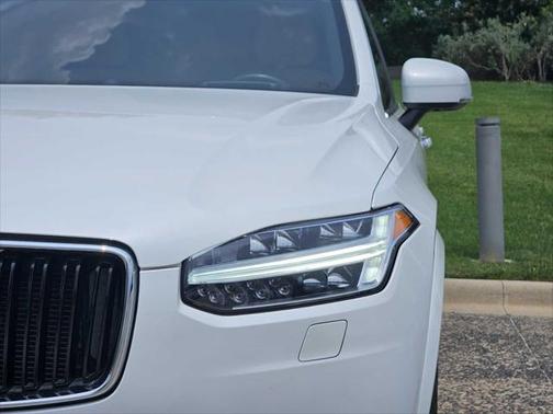 2018 Volvo XC90 T6 Momentum