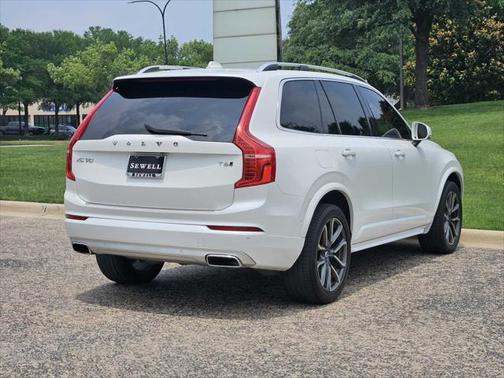 2018 Volvo XC90 T6 Momentum