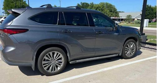 2021 Toyota Highlander Hybrid Platinum