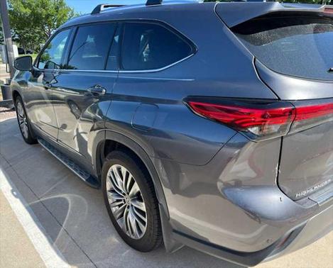 2021 Toyota Highlander Hybrid Platinum
