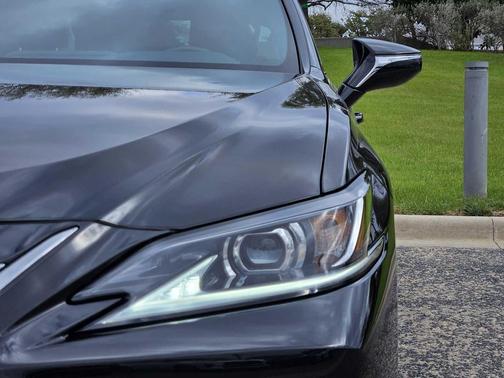 2023 Lexus ES 350 Base
