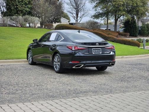 2023 Lexus ES 350 Base