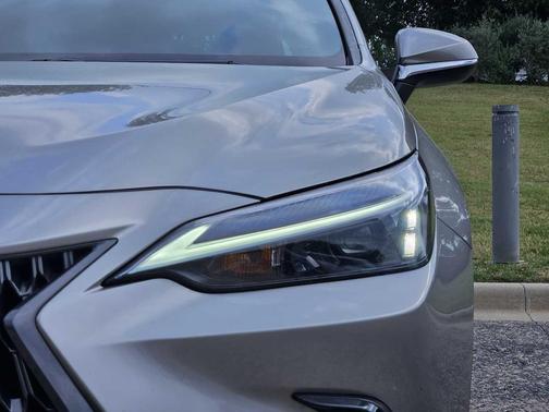 Atomic Silver 2023 Lexus NX 250 Base