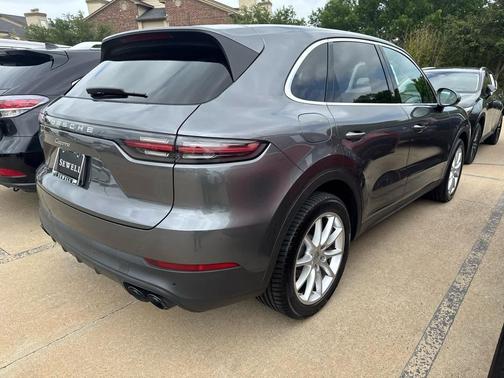 Quartzite Grey Metallic 2022 Porsche Cayenne Cayenne