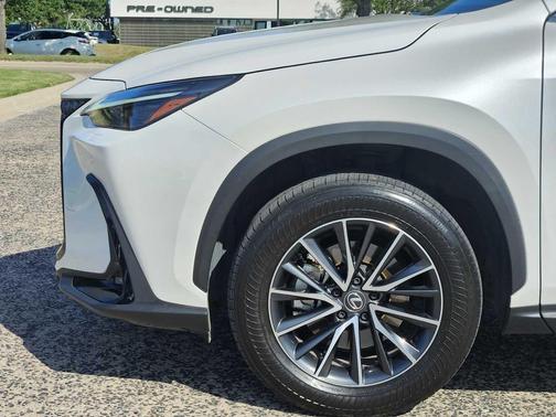 Eminent White Pearl 2024 Lexus NX 350 Luxury