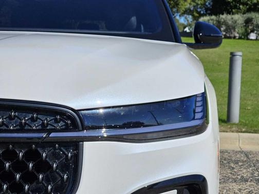 2024 Lincoln Nautilus Reserve