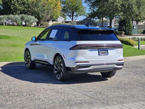 2024 Lincoln Nautilus Reserve