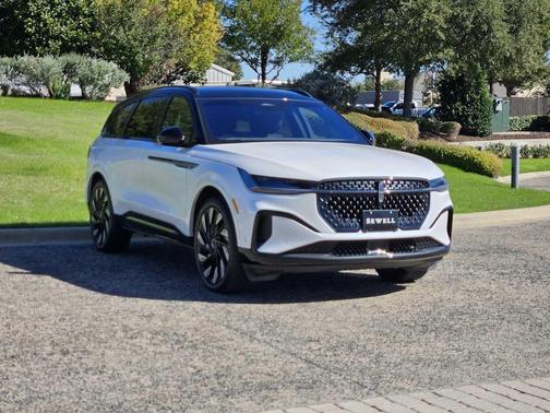 2024 Lincoln Nautilus Reserve