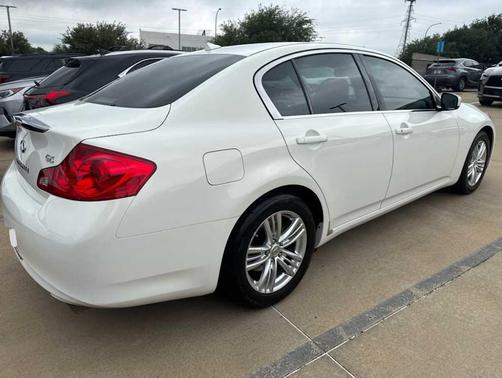 Moonlight White 2011 INFINITI G25 Journey