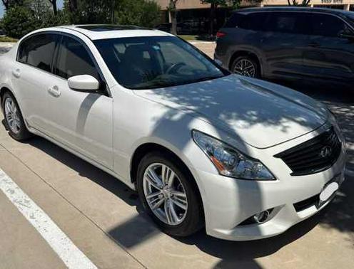 Moonlight White 2011 INFINITI G25 Journey