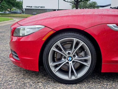 RED 2015 BMW Z4 sDrive35i