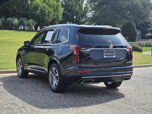 2022 Cadillac XT6 Premium Luxury FWD