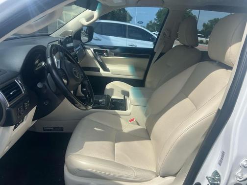 Starfire Pearl 2022 Lexus GX 460 Luxury