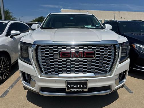 White Frost Tricoat 2023 GMC Yukon XL Denali