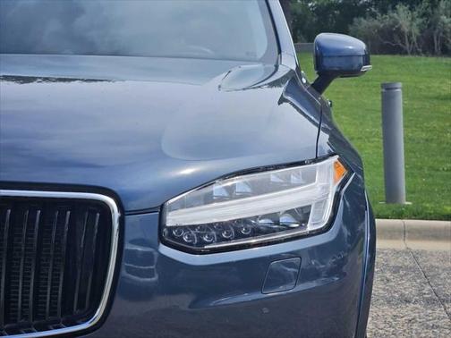 2018 Volvo XC90 T6 Momentum