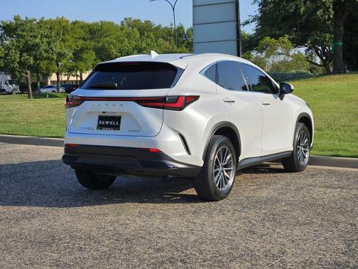 2025 Lexus NX 250 Premium