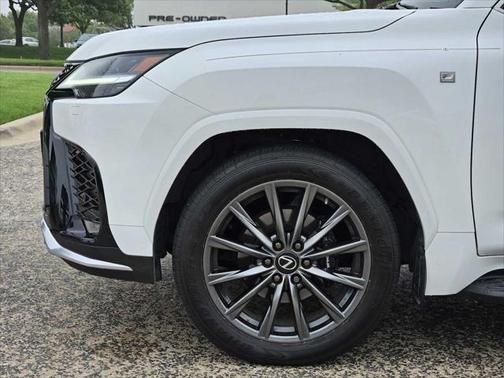 2022 Lexus LX 600 Base